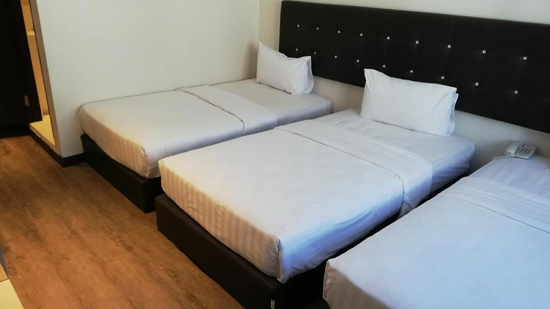 ***  Ease Hotel Sdn Bhd Kota Kinabalu Malaysia