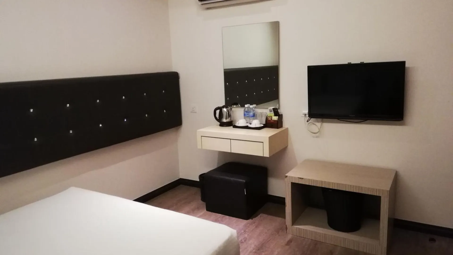 Ease Hotel Sdn Bhd Kota Kinabalu 3*,
